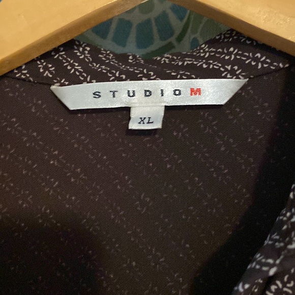 Studio M Top XL - Picture 2 of 7